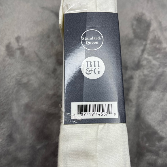 NWT Better Homes and Gardens cream colored, standard/queen size pillow cases. - Picture 3 of 3